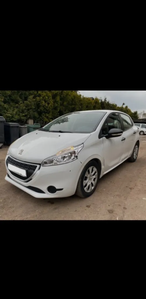 Peugeot 208 2013 Access +