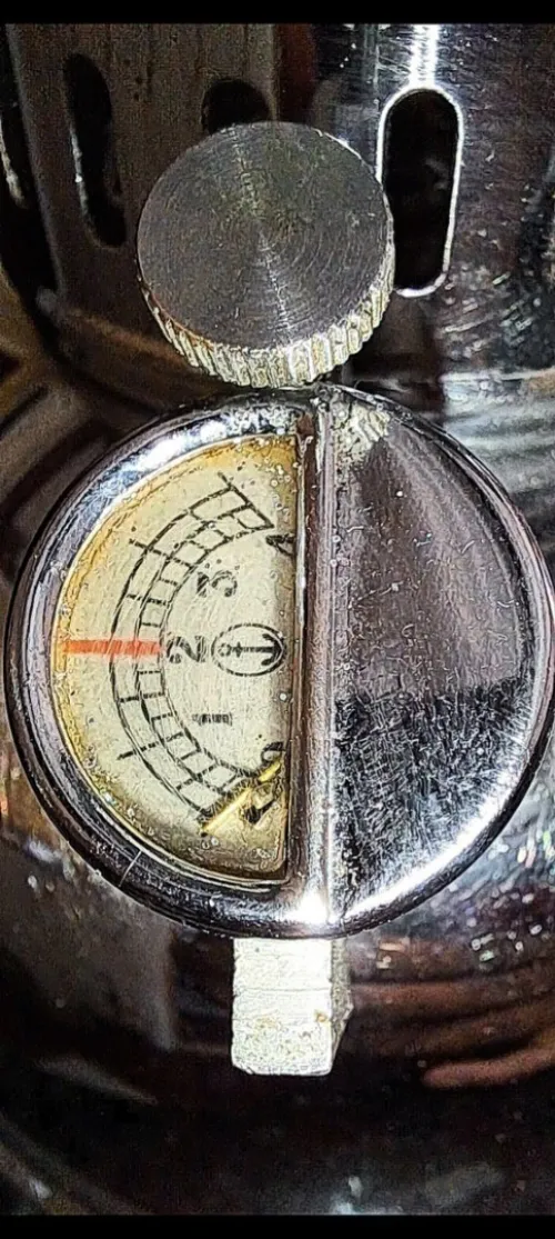 مصباح زيتي عتيق