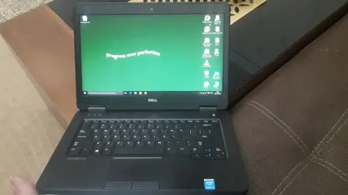A vendre laptop DELL LATITUDE très bonne état