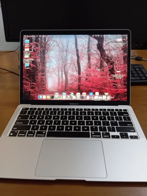 MacBook air m1 libiri officiel 8gb ram 256gb SSD très bon état