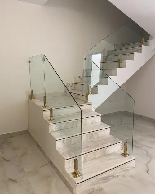 Rampe d'escalier inox et cabine douche