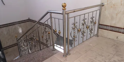 Rampe d'escalier inox et cabine douche