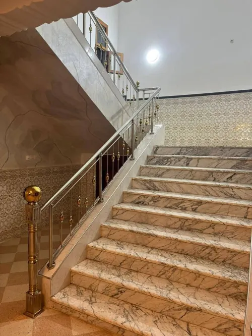 Rampe d'escalier inox et cabine douche