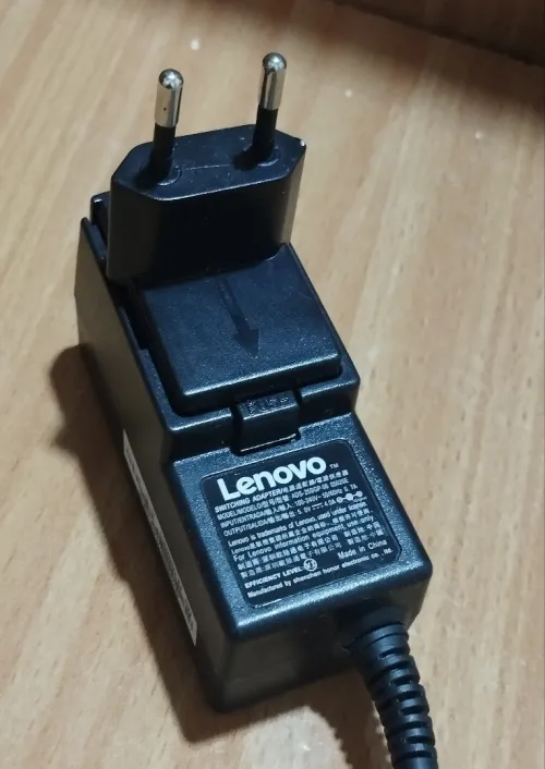 Chargeurs d'origine Lenovo
