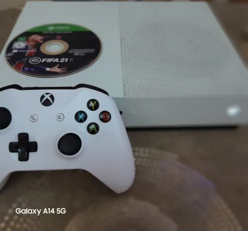  xbox Promoone s +1moi et 15 jours game pass +cd fifa 21 +cable de manette