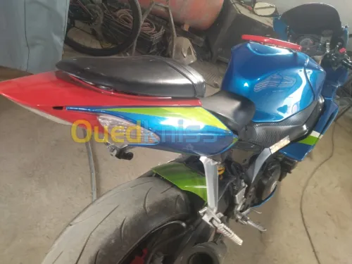 Suzuki la 1000 suzuki k8 
