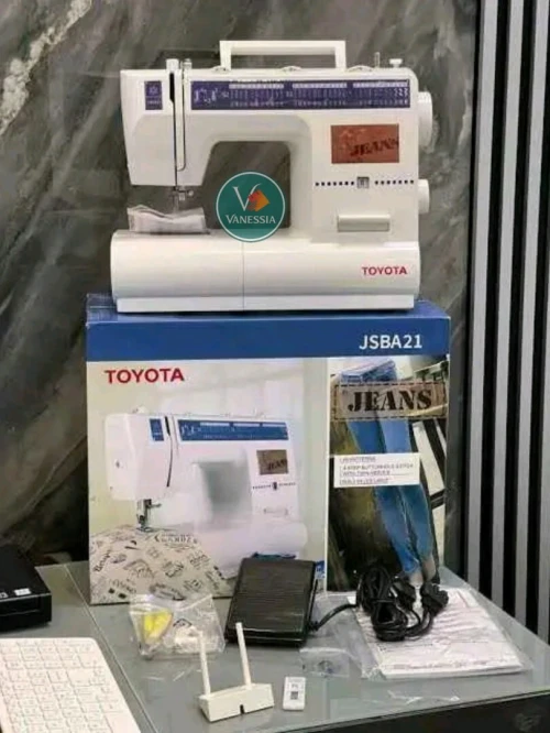 آلة خياطة