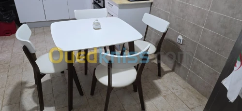 Table de cuisine importation 