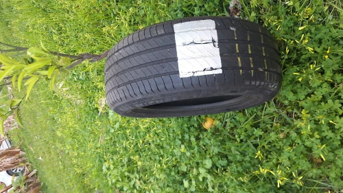 vend pneu 20505/55 R 16 MICHELIN