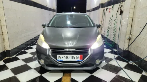 Peugeot 208 2015 Allure