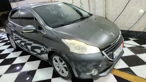 Peugeot 208 2015 Allure