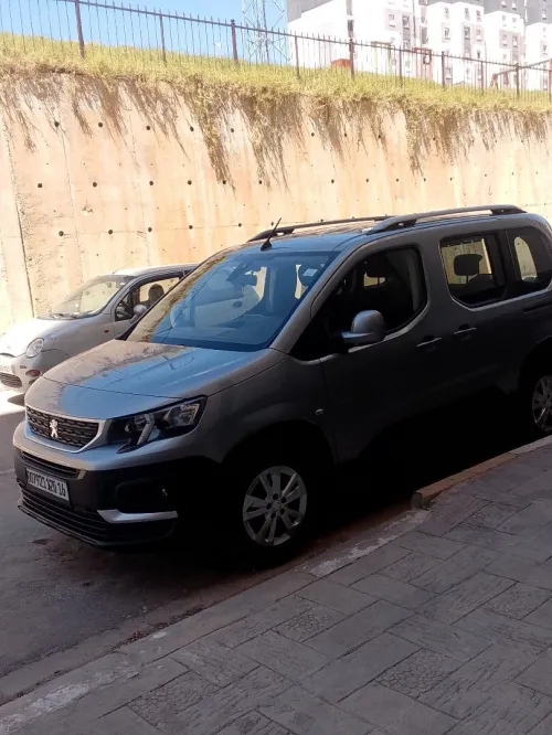 Peugeot Rifter 2020 10/10