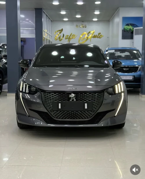 Peugeot 208 2022 GT la tout Option