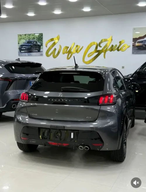 Peugeot 208 2022 GT la tout Option