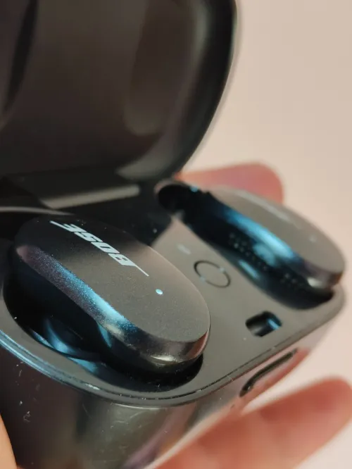 Bose QC Earbuds  Active NoiseCanceling Son pur et puissant Détecteur d'oreille auto play/pause