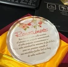 trophée personnalisé en vert 