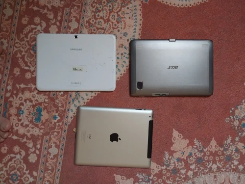 Vendre dans l'état Pc. Tablettes.  Mac Book .