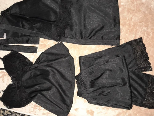 بيجامة 3بياسات  حرير. Pyjama 3pieces satin taille 40