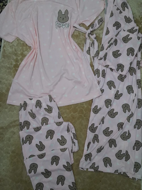 بيجامة 3بياسات  حرير. Pyjama 3pieces satin taille 40