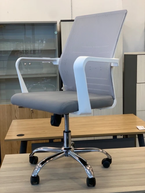 Chaise opérateur moderne 