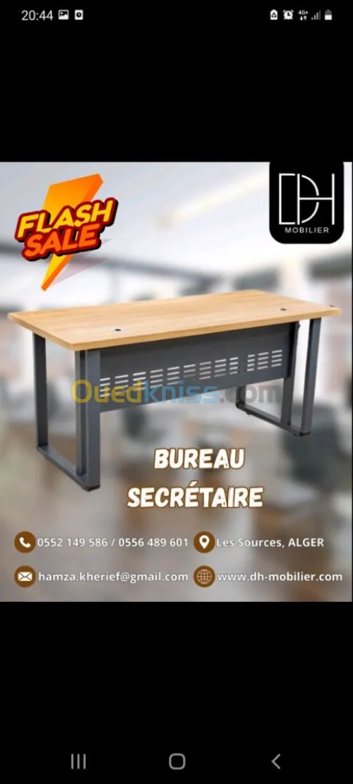 bureau secrétaire vêtements métallique