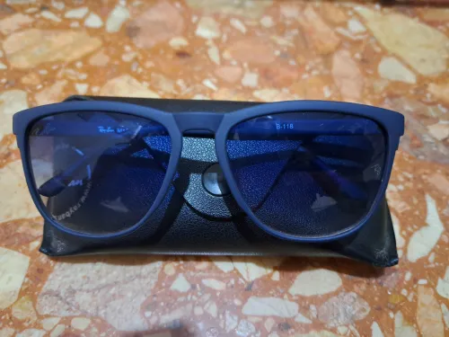 Ray-Ban