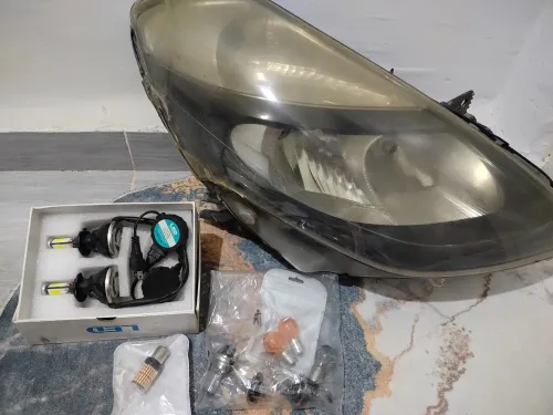 Phare clio 3