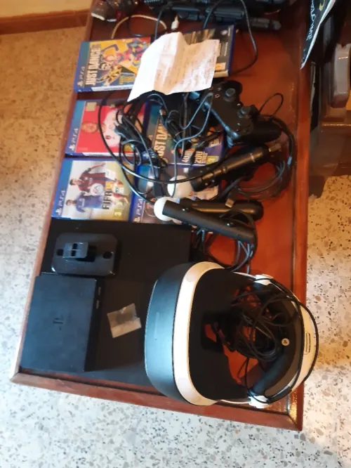 Slm play 4 fat 500G avec tous accessoires 1 manette vr kinect mooov  bon état  6 jeux version 12.52