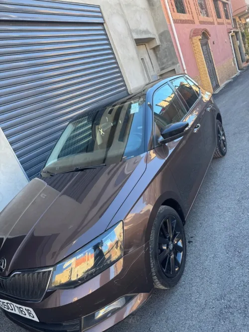 Skoda Fabia 2016 Style (avec toit panoramique)