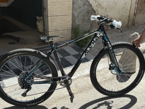 Alpha furry sl taille 27.5 full carbon