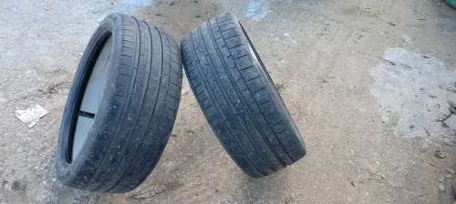 Pneus 255 / 35 R21