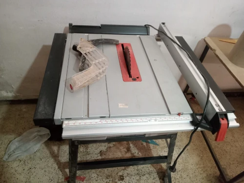 Lot Compresseur a air table menuiserie 