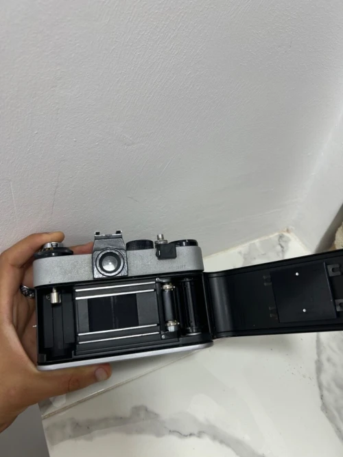 Deux appareil photo ZENIT E pour collection 