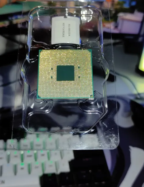 ryzen5 5500 neuf jamais utilisé 