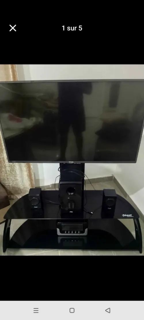 Table TV en verre noir géant+ TV LED géant 42puc