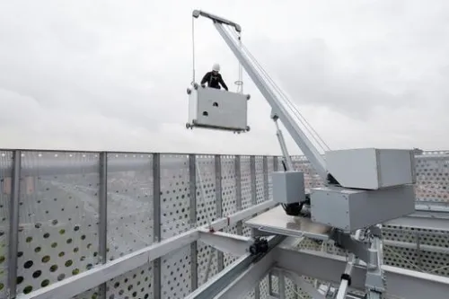 fourniture et installation une large gamme de nacelles et des treuils electrique 