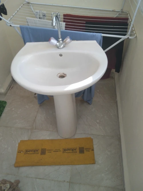 LAVABO +ROBINET 