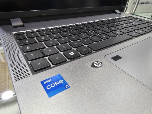 ACER TravelMate P2 16 i5 13eme 16" 8G/512SSD