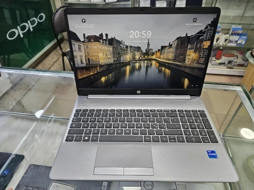 -VENDU- HP 250 G8 i7-11eme 8G/512 SSD