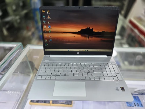 HP Laptop 15s i7 10eme 16G/512G