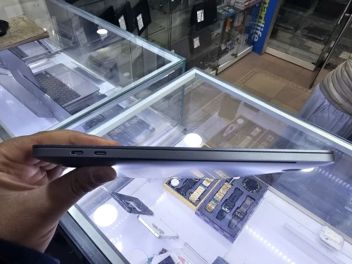 VENDU- Macbook Pro i5-2020 (13,3 inch , 2020) Touchbar 16G/1T