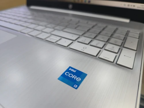 -VENDU- HP Laptop 15s i3 12eme