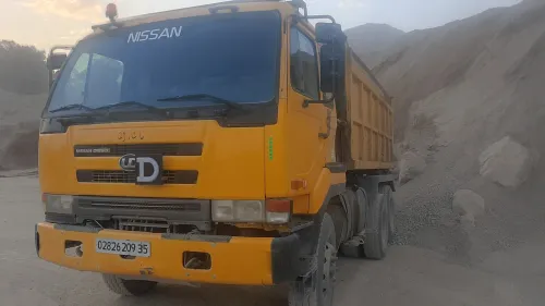 Nissan Ud 2009