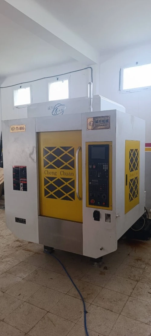 À Vendre : Centre d'Usinage Vertical CNC (VMC) - Cheng Chuan T-600