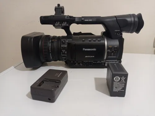 Caméscopes panasonic pj160 avec chargeur et batterie d'origine .