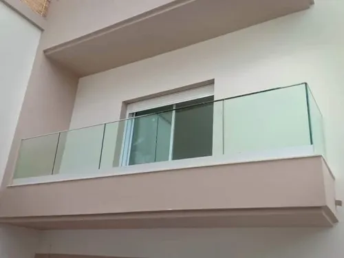 Balcons à panneaux en verre / en acier inox