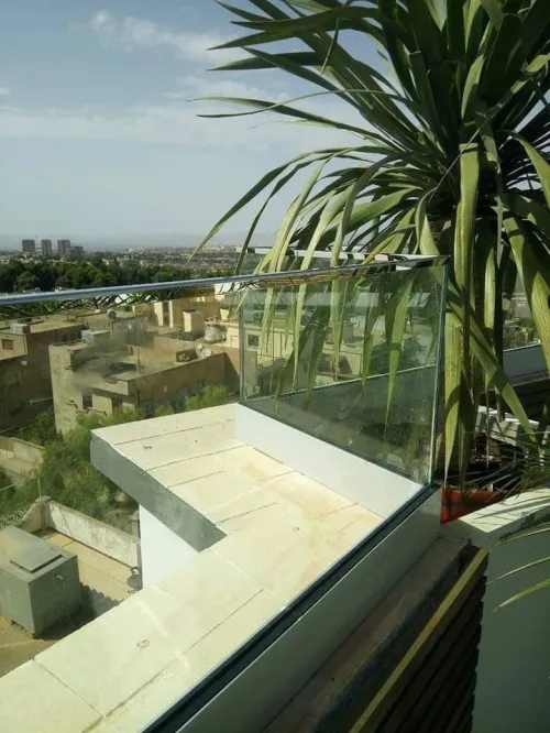 Balcons à panneaux en verre / en acier inox