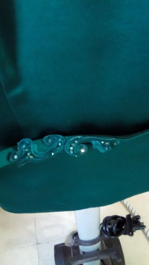 ensemble jupe avec le haut pour fête