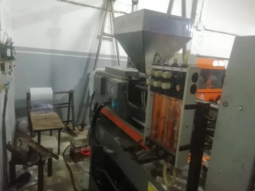 deux press injection sandretto serie sette 95ton/60ton