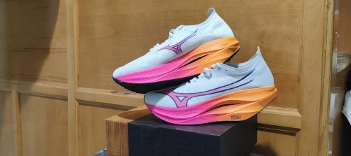 Mizuno Wave Rebellion Pro 3